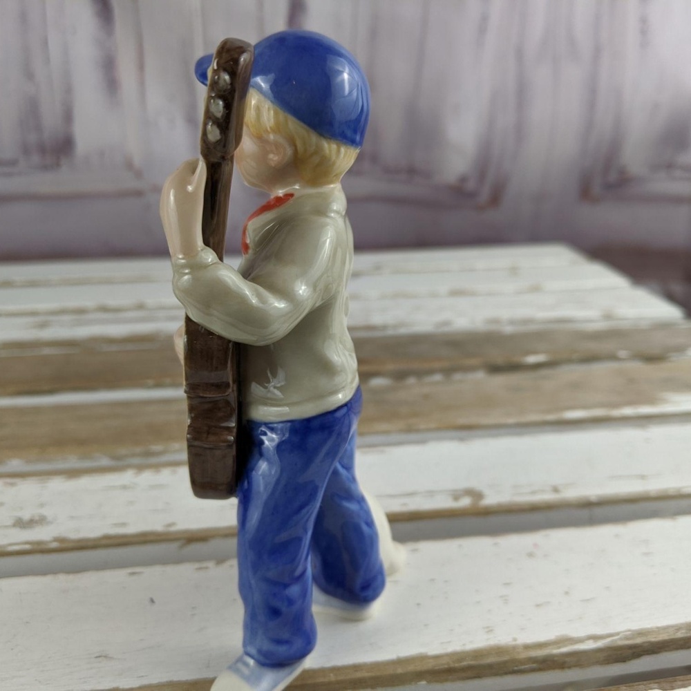Bing & Grondahl Alex 2008 guitar dog‎ boy B&G figur - Picture 2 of 8